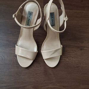 Steve Madden Nude Sandle Pump